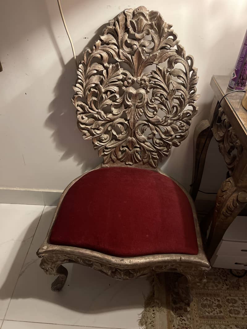 Chairs 0