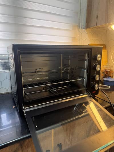 Skywood oven 60 Litre 10/10 condition