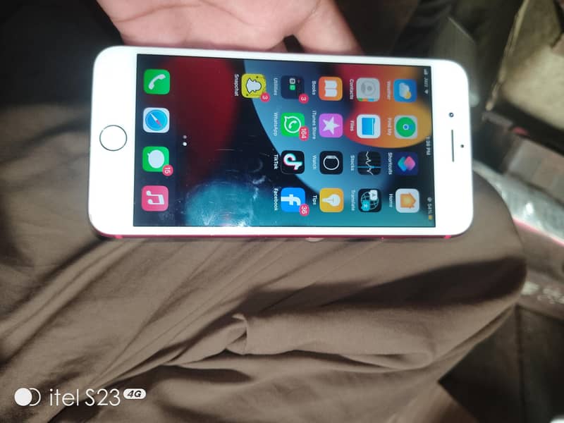Apple iPhone 7 Plus 0