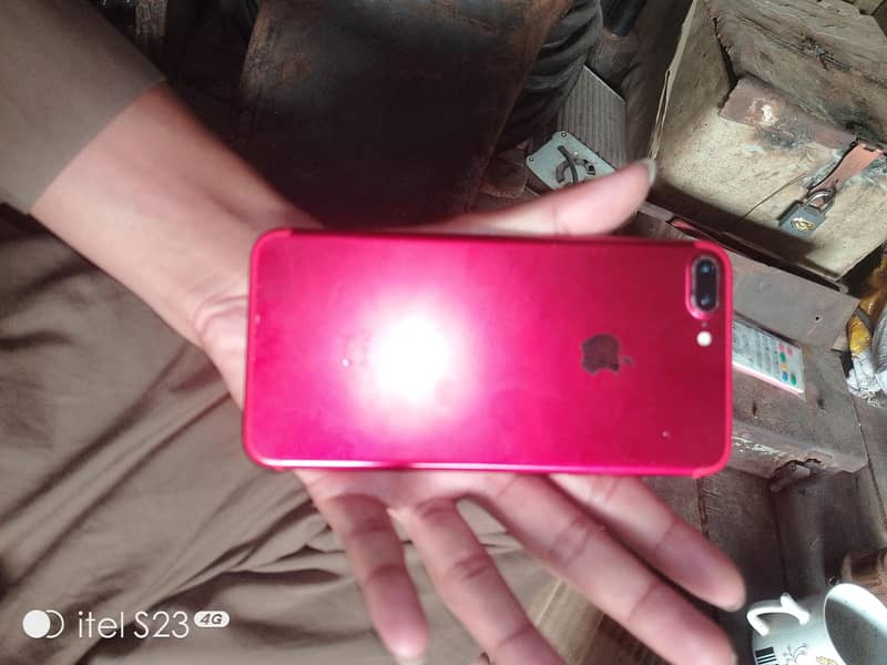 Apple iPhone 7 Plus 1