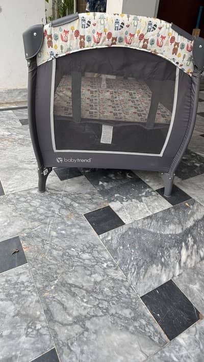 Basenet baby trend (USA) with changing mat for sale
