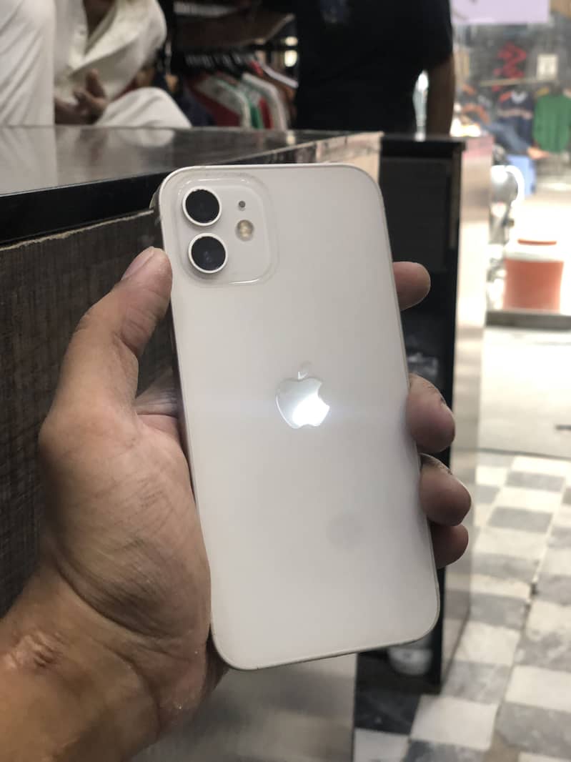 Apple iPhone 12 7