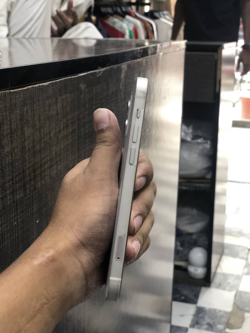 Apple iPhone 12 8