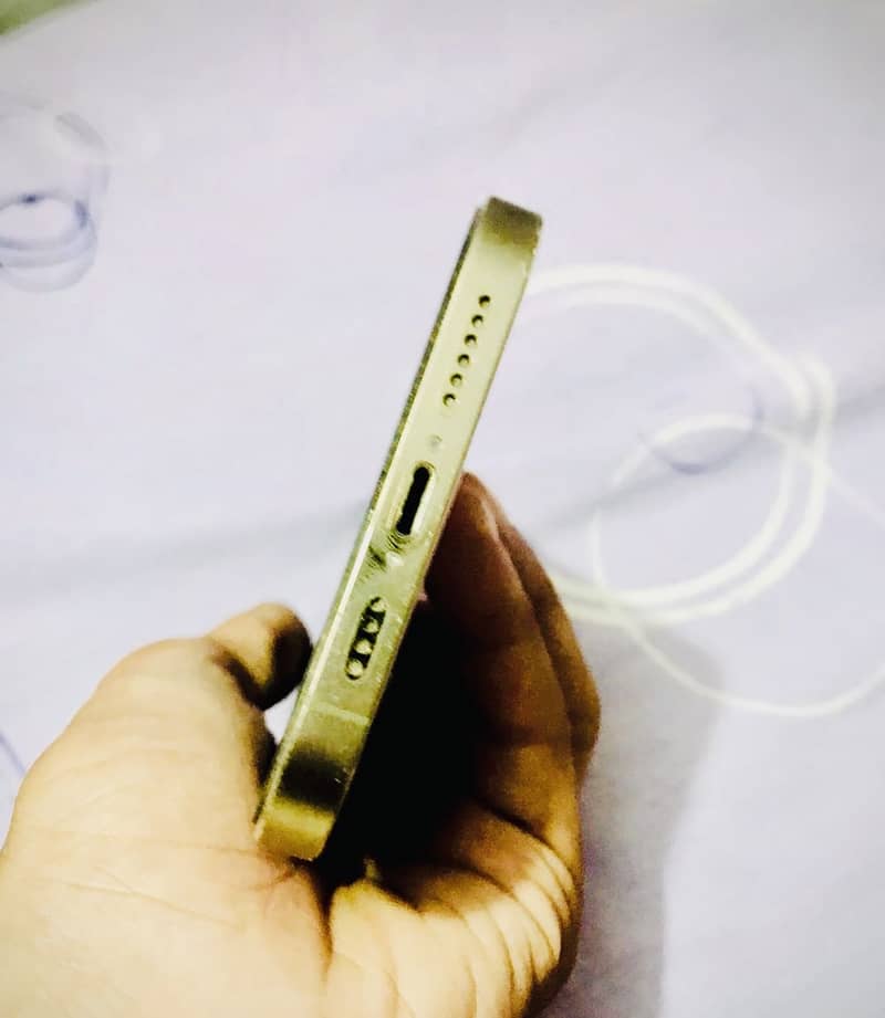 Apple iPhone 12 Pro Max 4