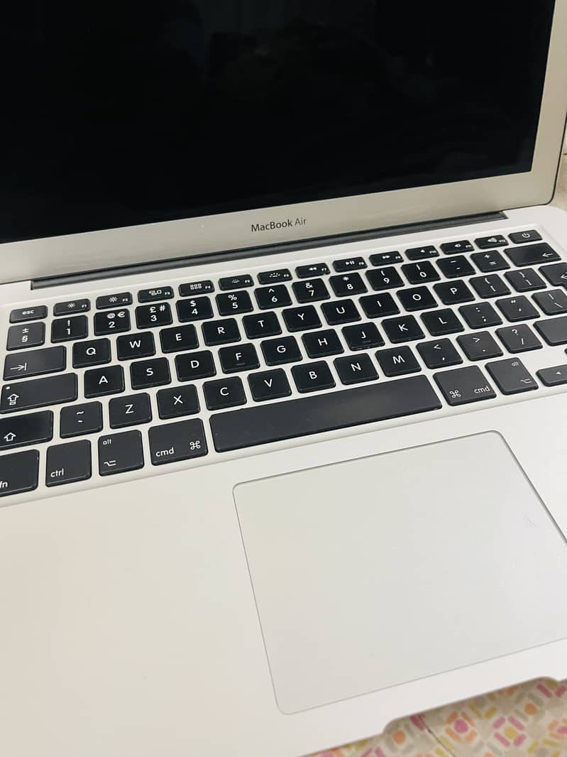 Apple MacBook Air 0