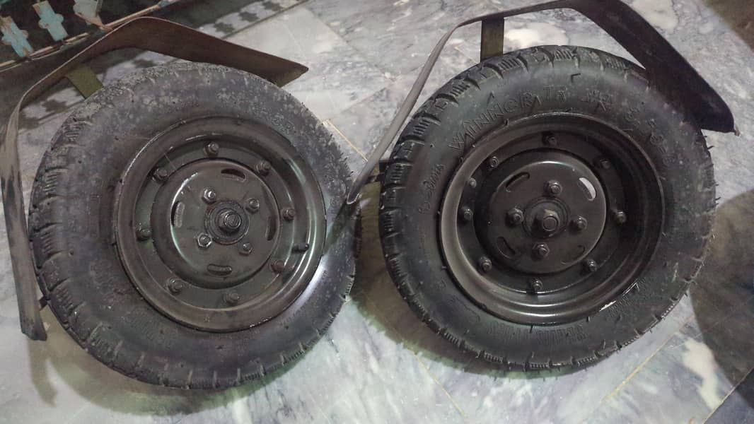 Scooty tyres 0