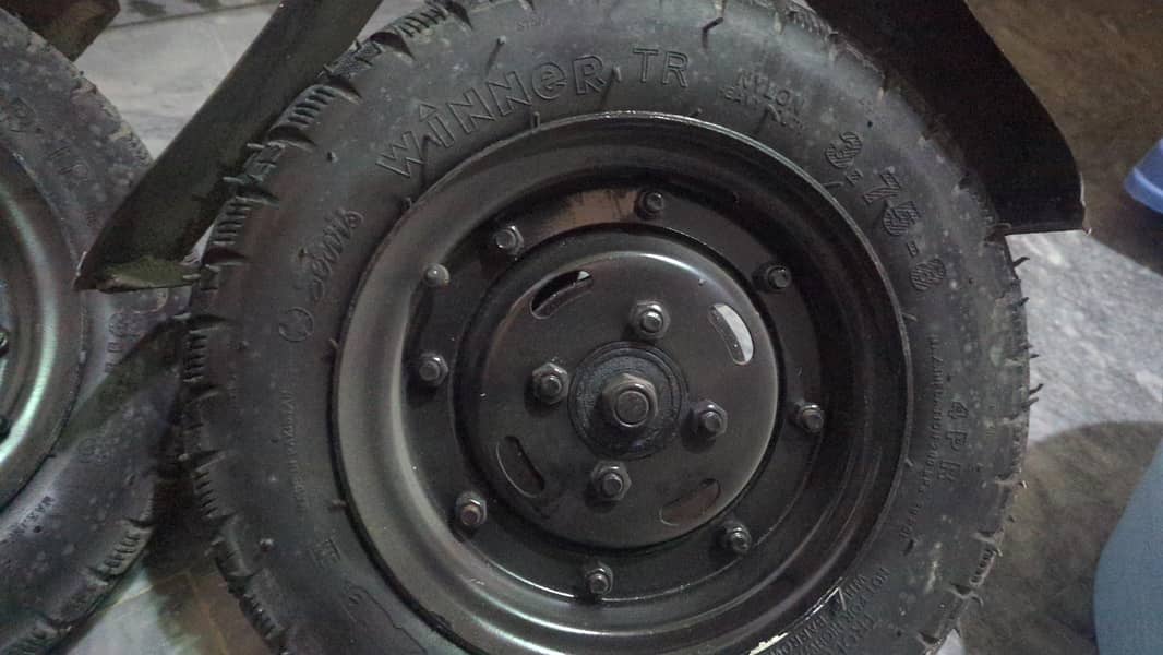 Scooty tyres 1