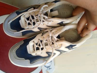 bilkul fresh condition hai