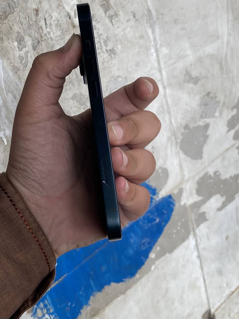 Apple iPhone 14 7