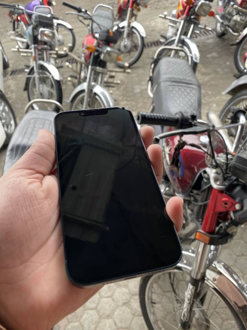 Apple iPhone 14 9