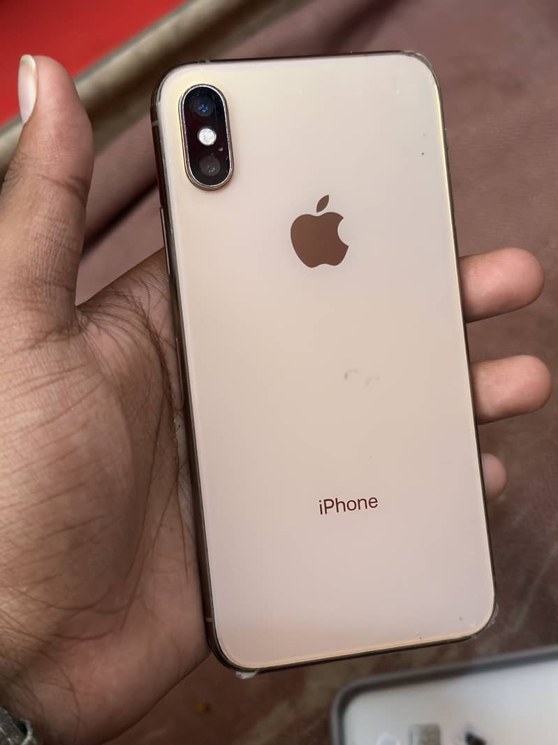 Apple iPhone XS 4