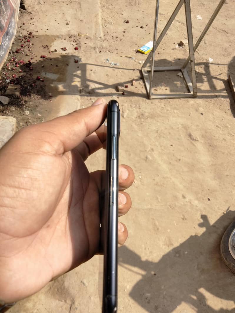 Apple iPhone X 0