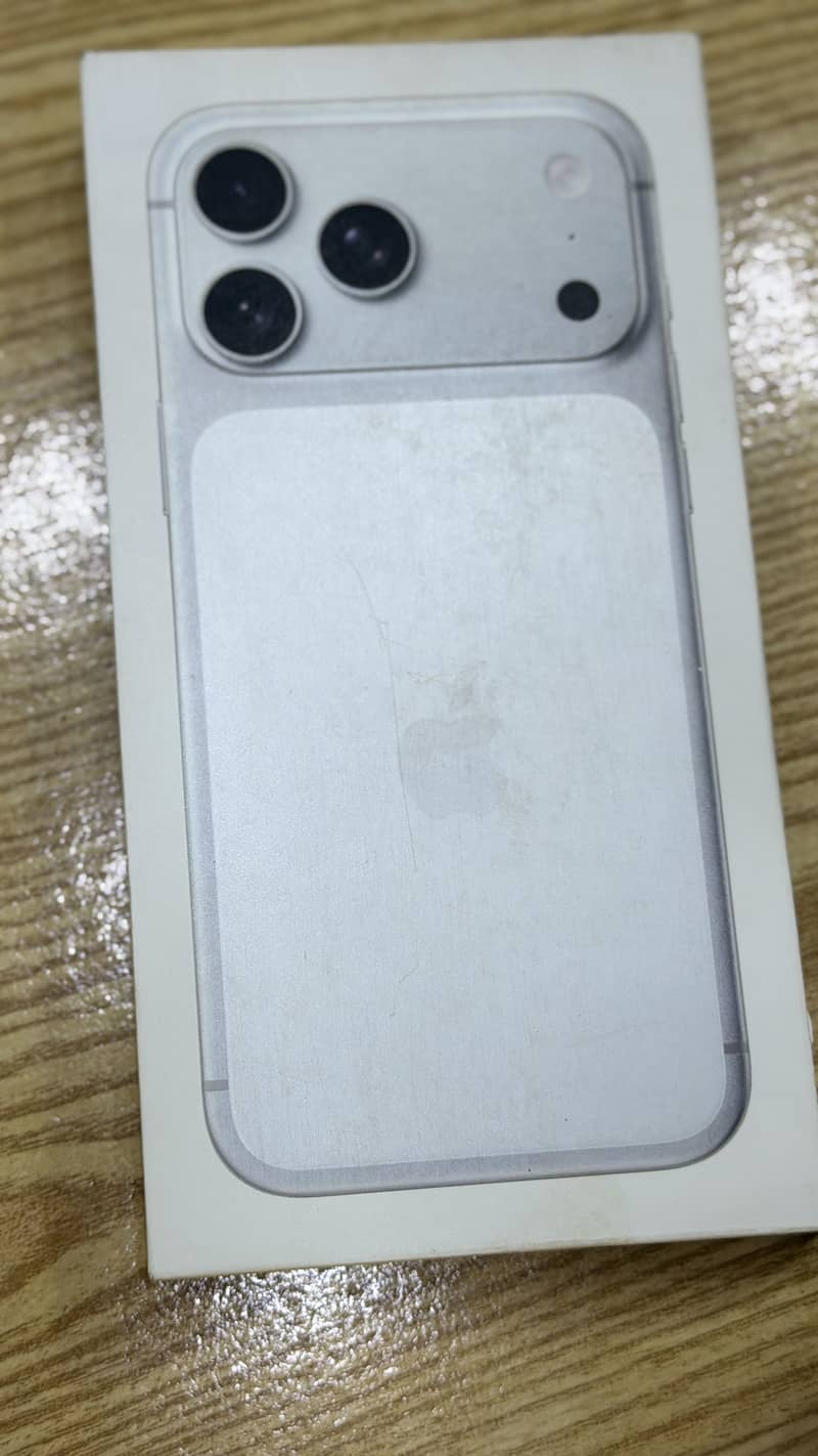 Apple iPhone 17 Pro Max 1