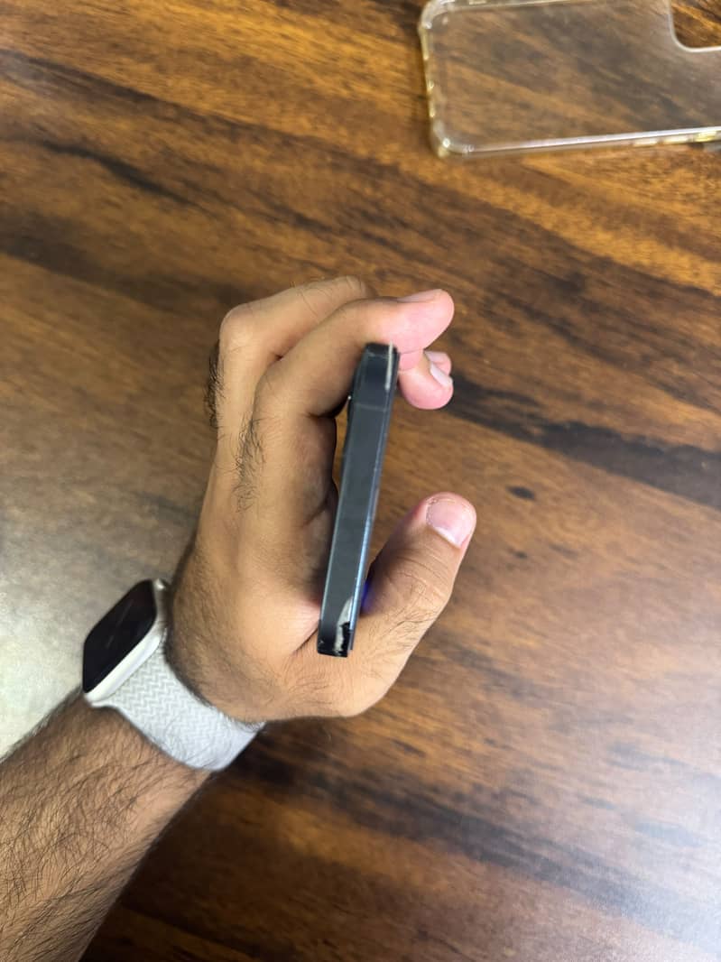 Apple iPhone 12 Pro 3