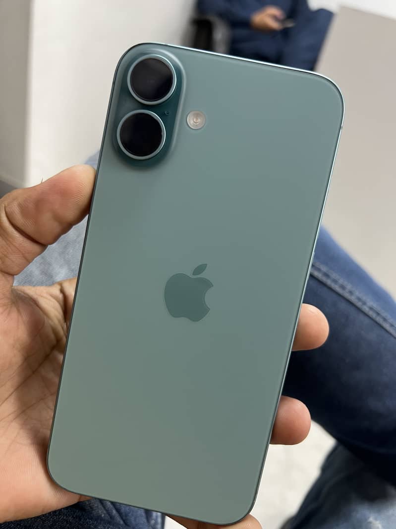 Apple iPhone 16 Plus 2