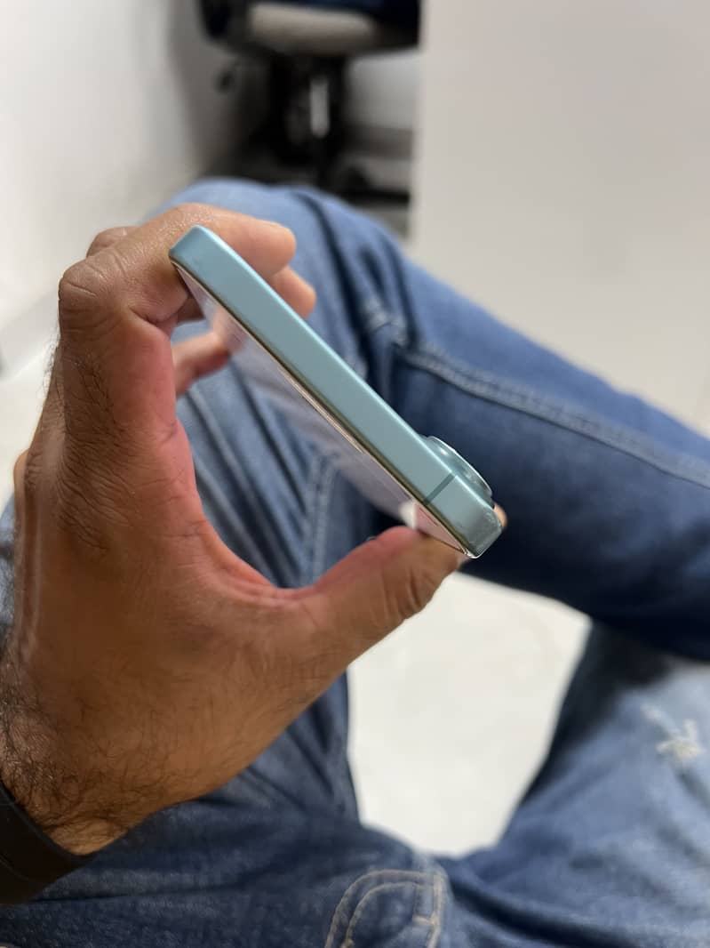 Apple iPhone 16 Plus 3