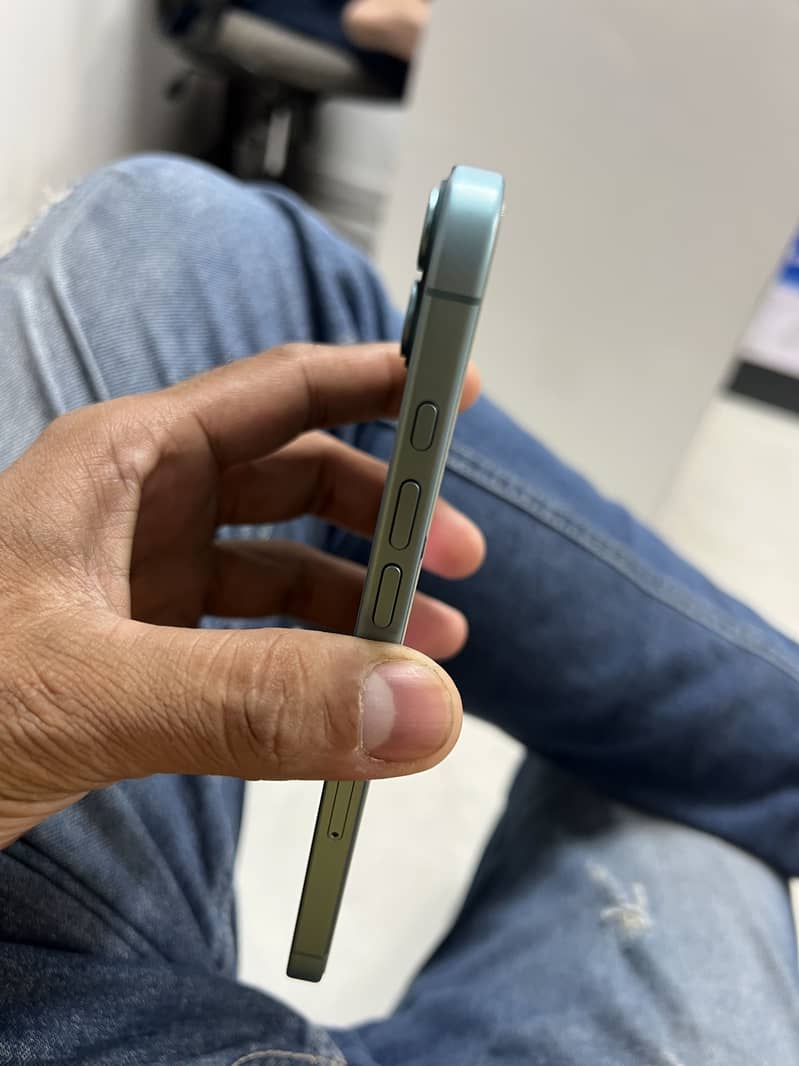 Apple iPhone 16 Plus 6