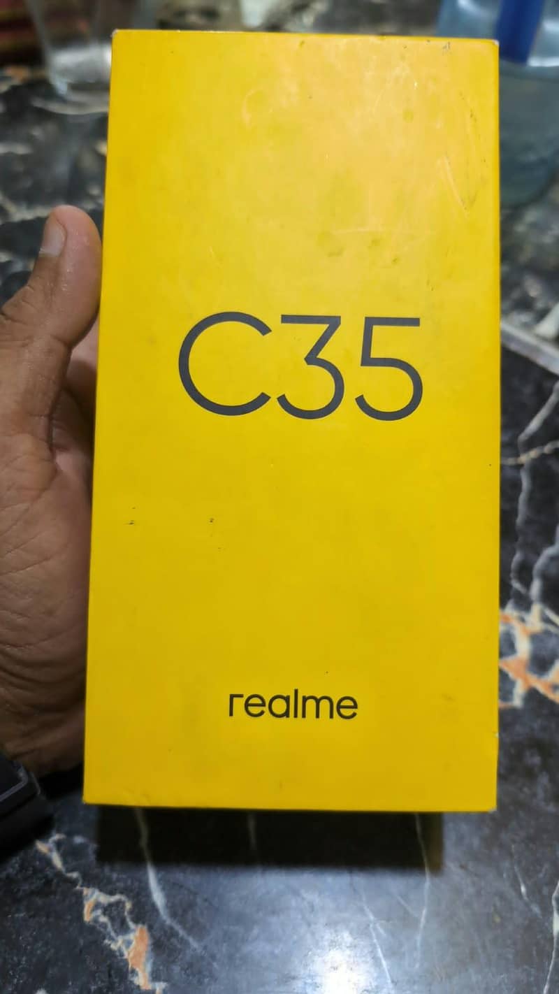 Realme C35 1