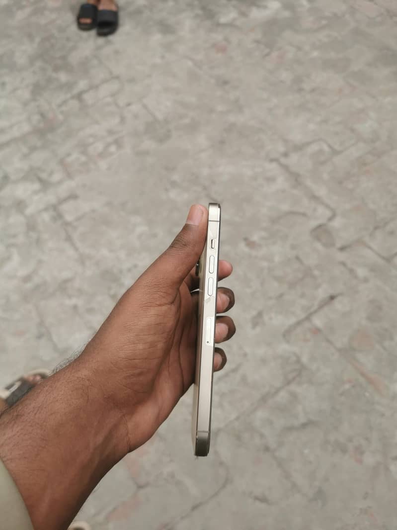 Apple iPhone 14 Pro Max 3