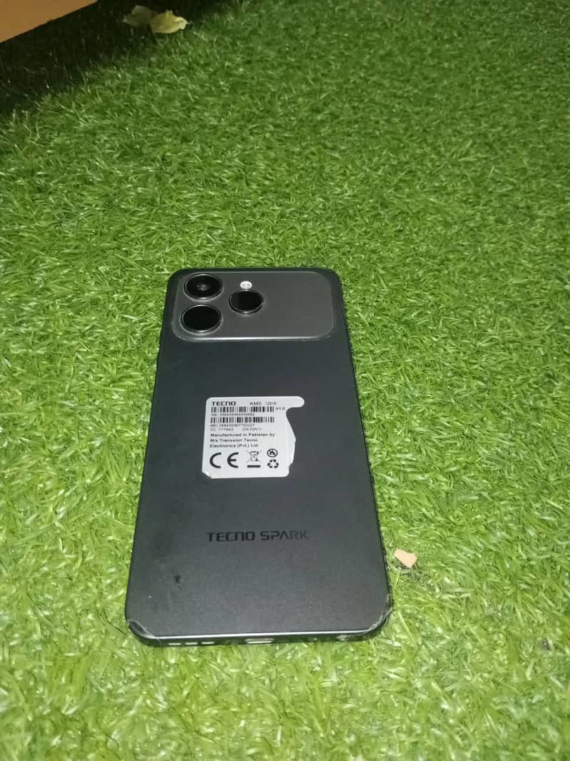 Tecno Spark 40 1