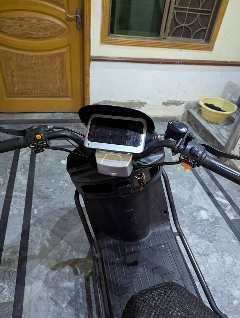 Scooty 4