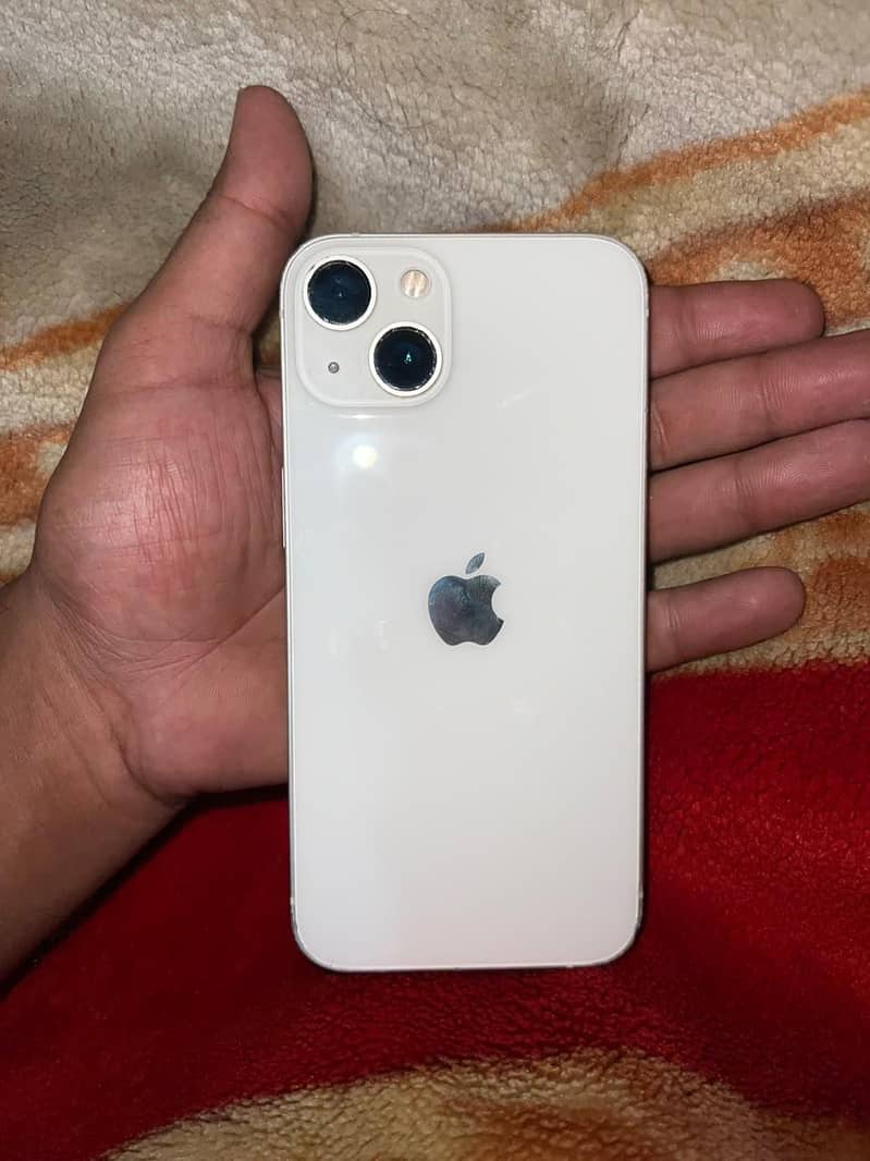 Apple iPhone 13 4