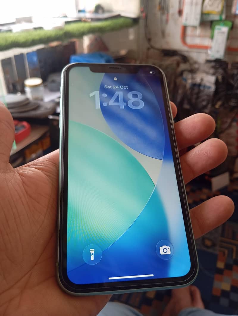 Apple iPhone 11 4