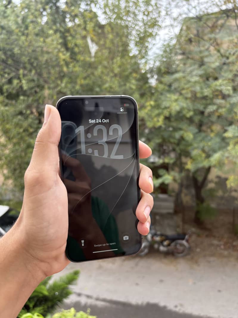 Apple iPhone 13 Pro 1