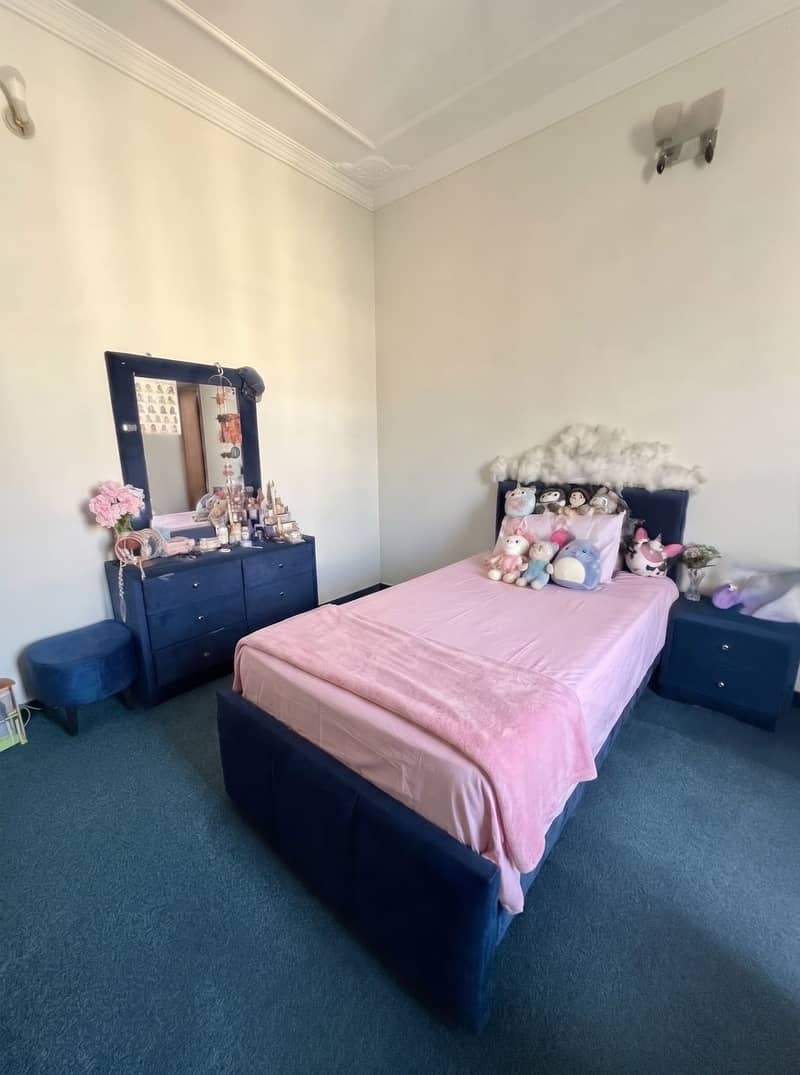 1 Single Bed Set with Showcase , Stool & 1 SideTable 0