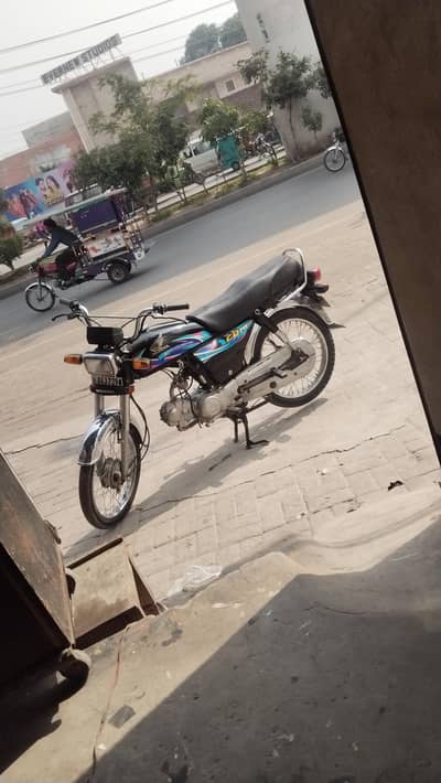 Honda cd 70 . . . madal 2024. . . . . 9600km use. . . 03211711030