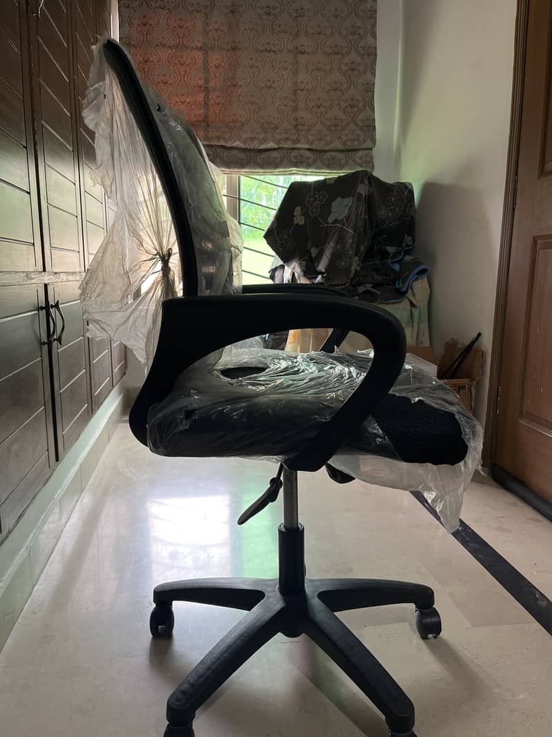 Study/office table with chair 1