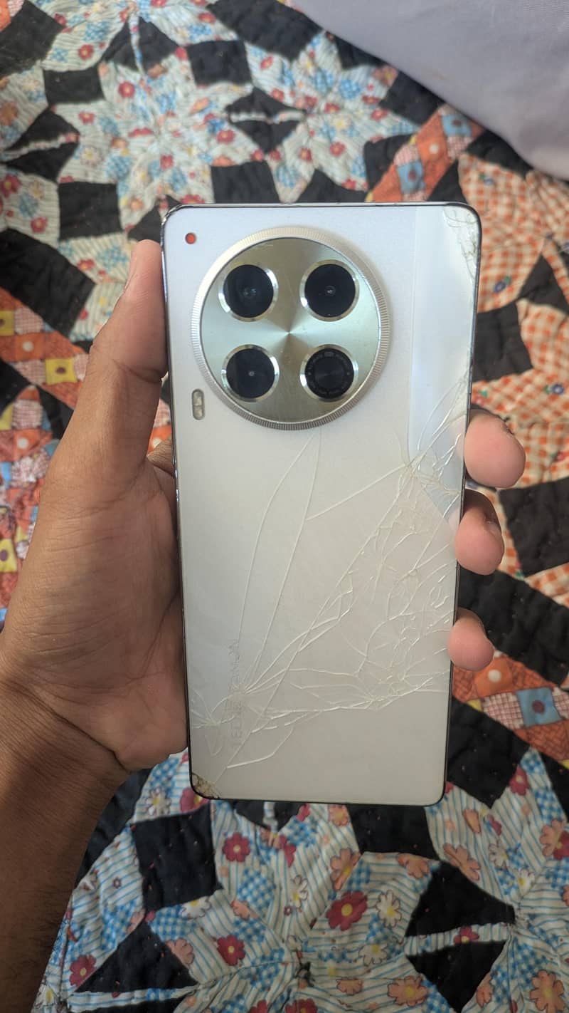Tecno CAMON 30 0