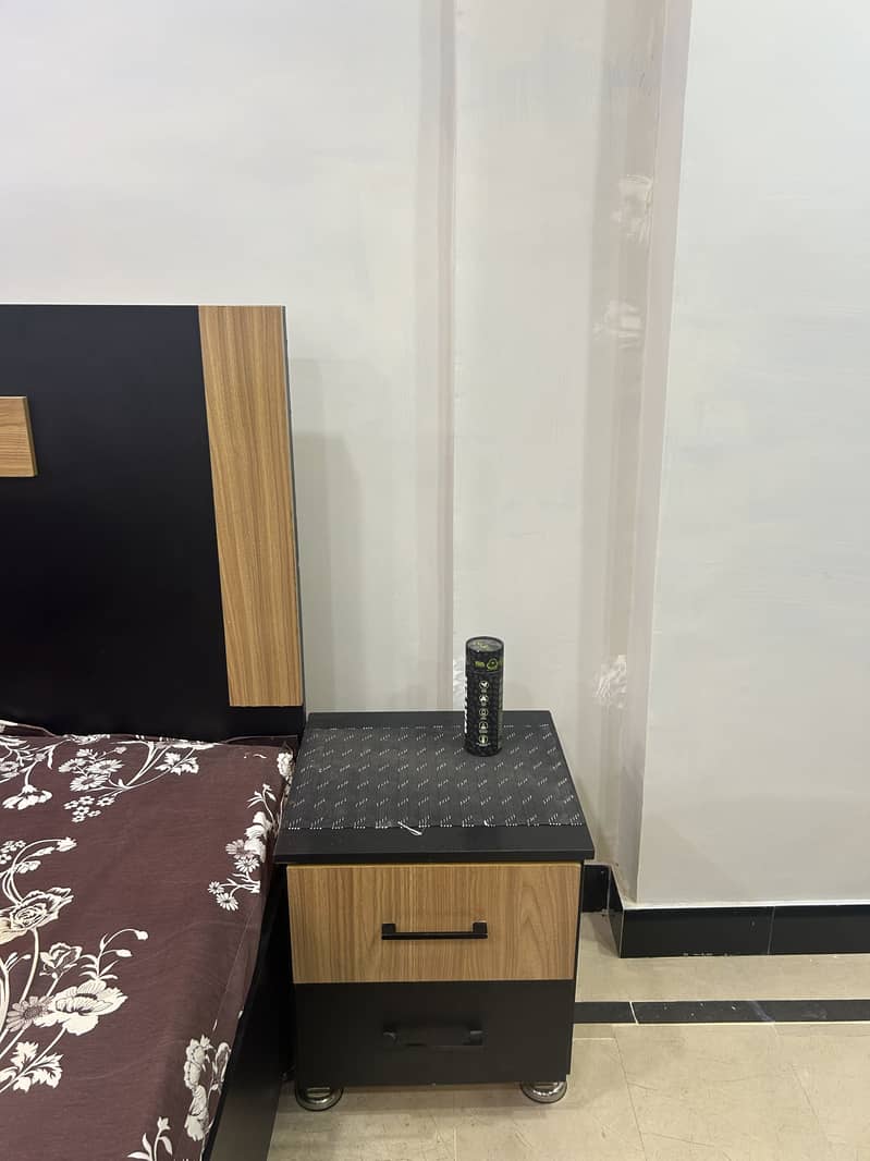 King size bed 2
