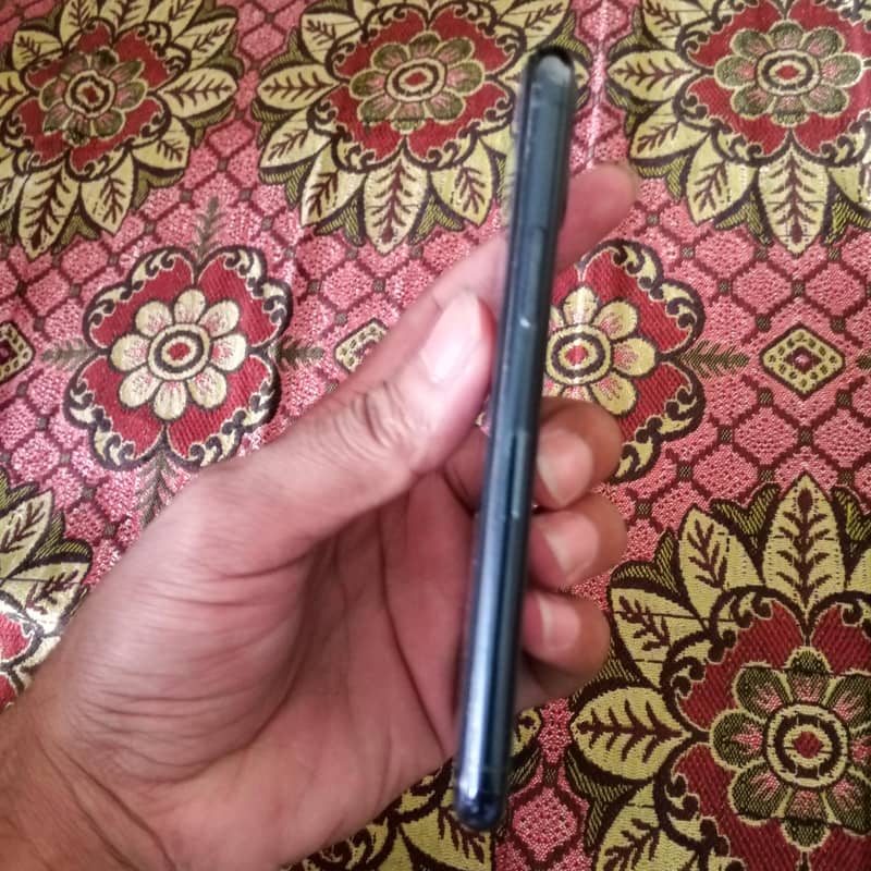 Apple iPhone 11 Pro 3