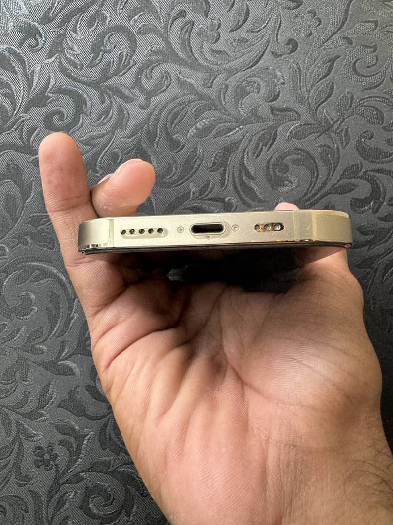 Apple iPhone 14 Pro 4