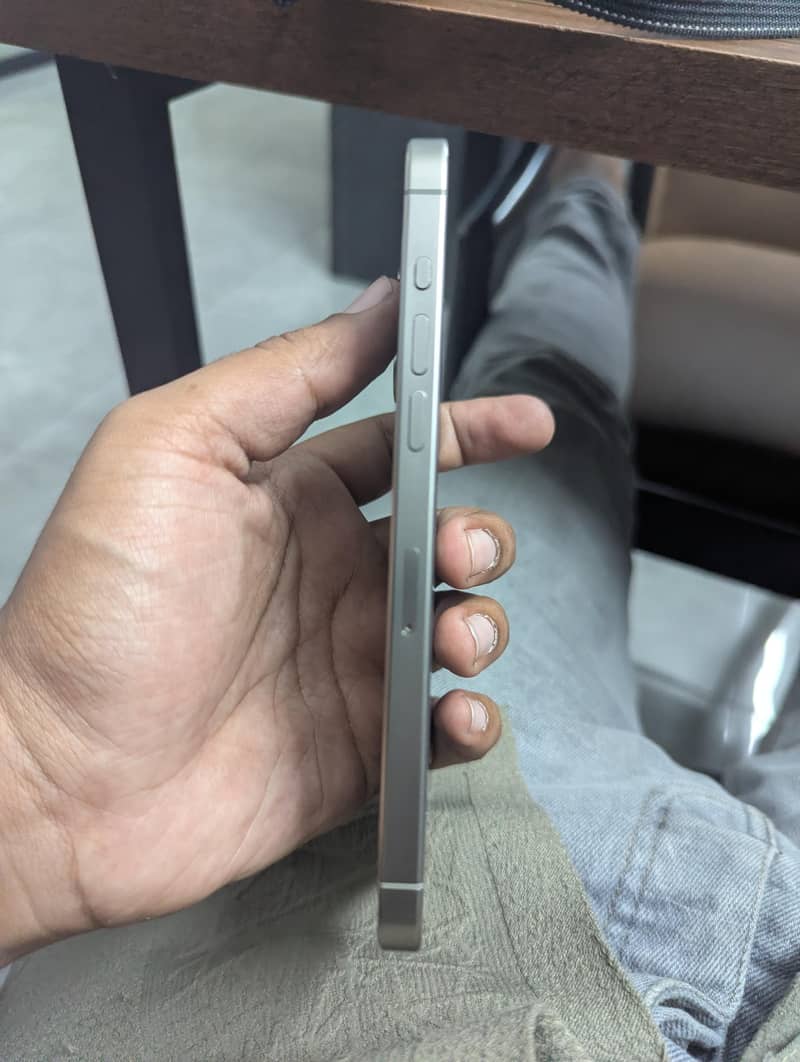Apple iPhone 15 Pro Max 1