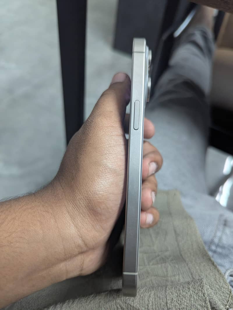 Apple iPhone 15 Pro Max 3