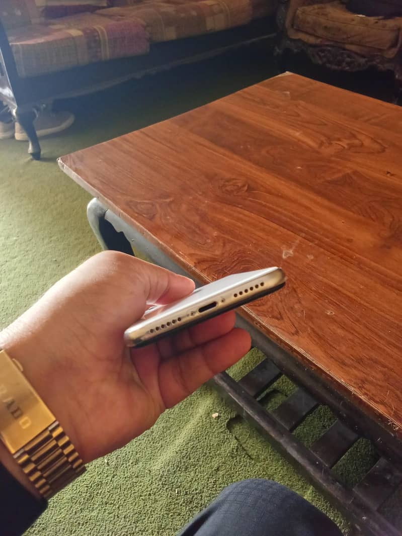 Apple iPhone X 5