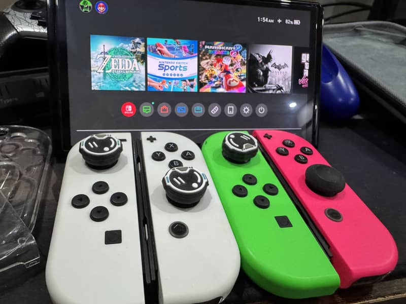 Nintendo Switch OLED (Jailbroken) + 256GB SD Card Bundle 2