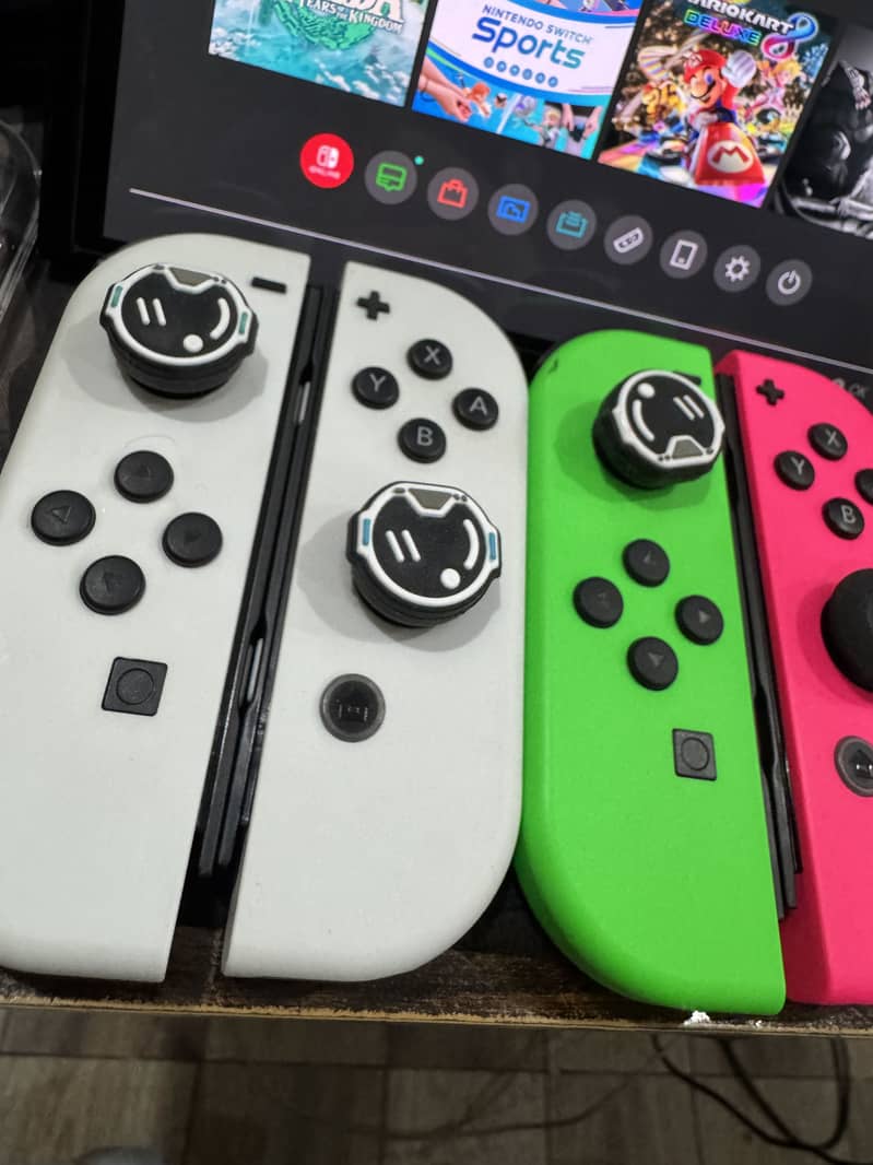 Nintendo Switch OLED (Jailbroken) + 256GB SD Card Bundle 6