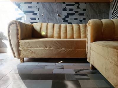 5seater sofa set 10by10 condition 2 month used pure wood