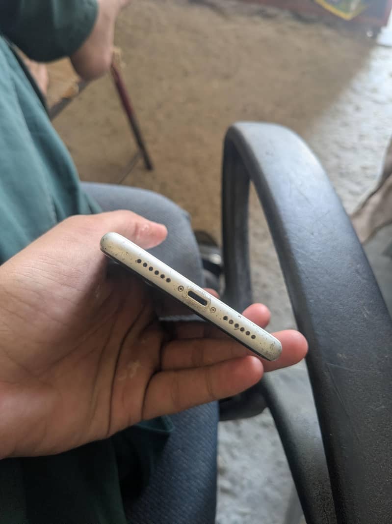 Apple iPhone XR 3