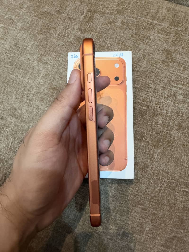 Apple iPhone 17 Pro Max 2