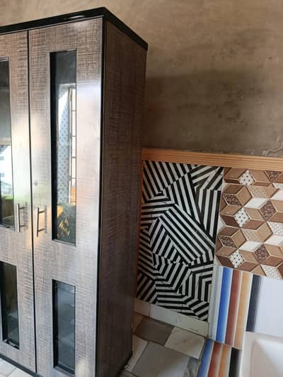 Almari 10by10 condition for sale