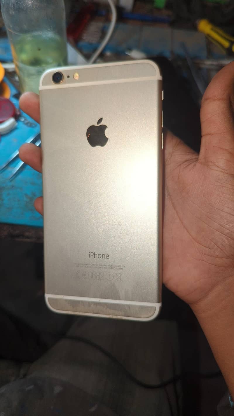 Apple iPhone 6 Plus 1