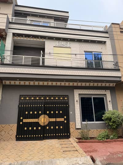 FACING PARK PRIME LOCATION HOUSE