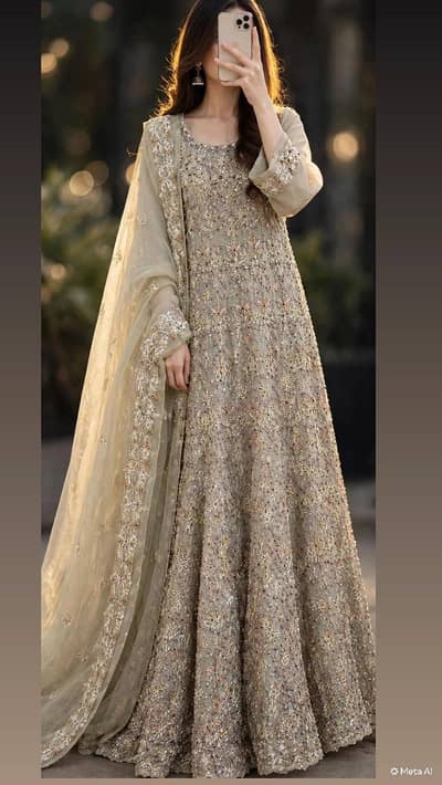 Beautiful Maxi Dress for Sale – Excellent Condition