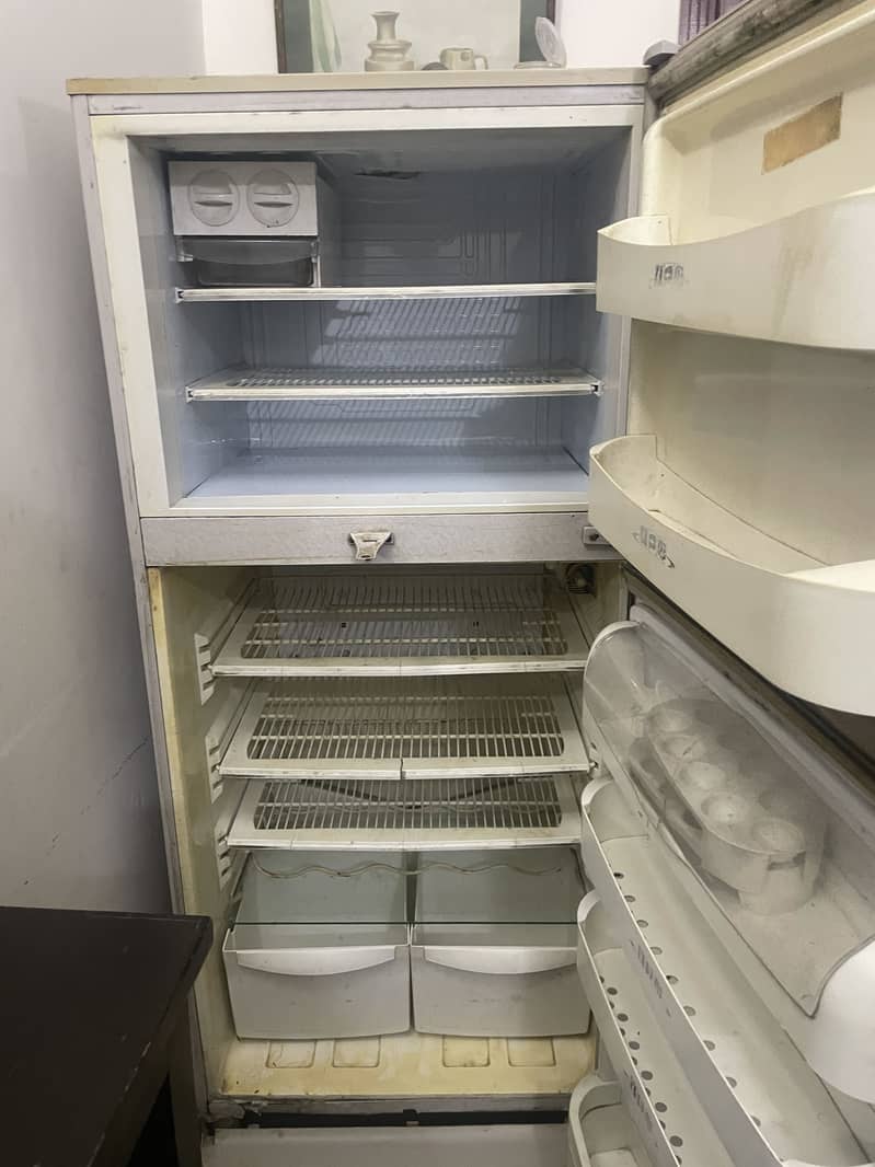 PEL Refrigerator Medium size 0