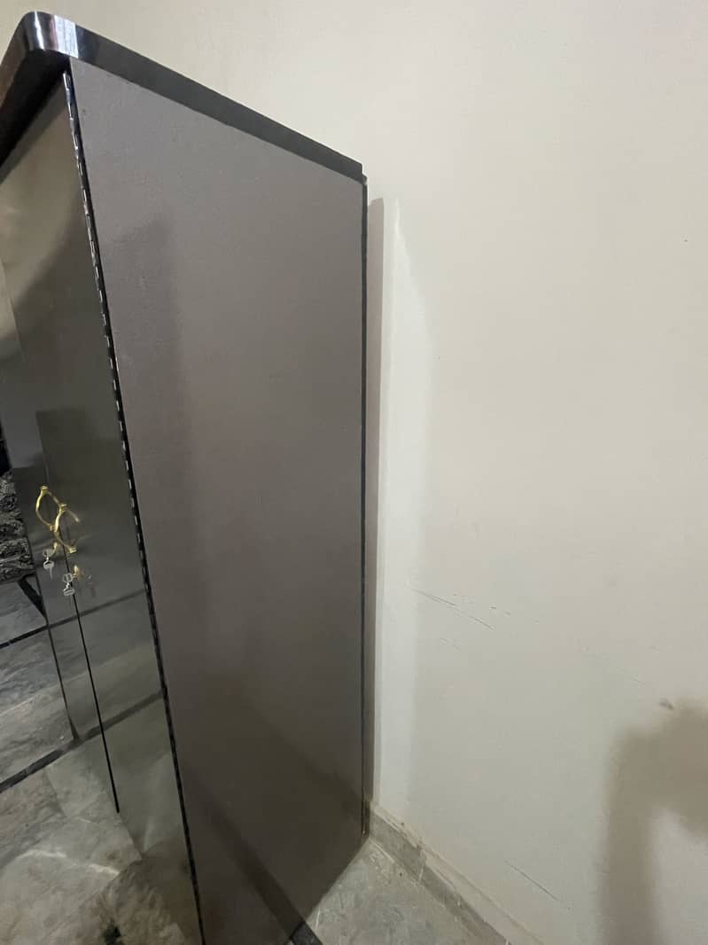 2 Door Almari 3