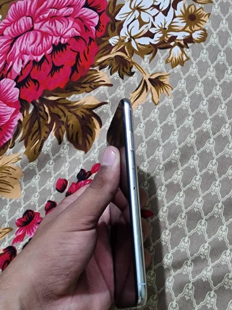 Apple iPhone XS Max 1